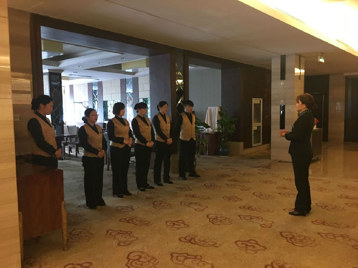 餐飲部提升服務質(zhì)量專題會議暨餐飲會展服務展示研討會總結(jié)